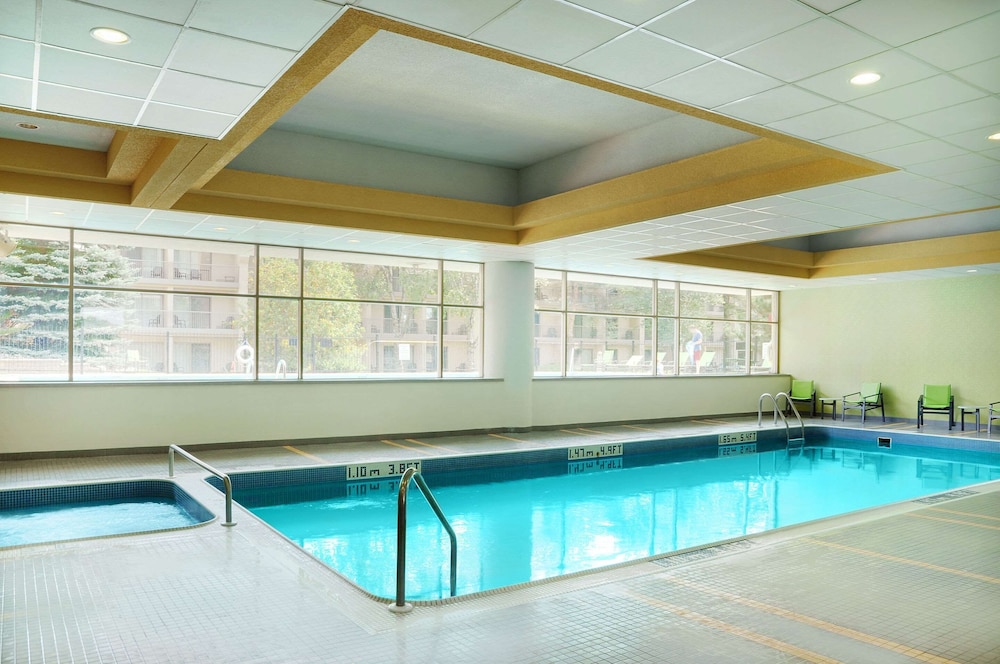 Allure Hotel & Conference Centre 24/50