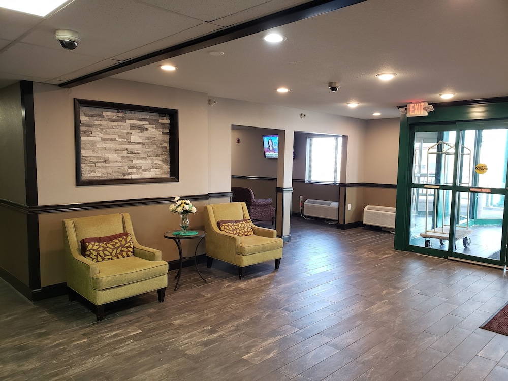 Travelodge by Wyndham Brooklyn Center 33/48