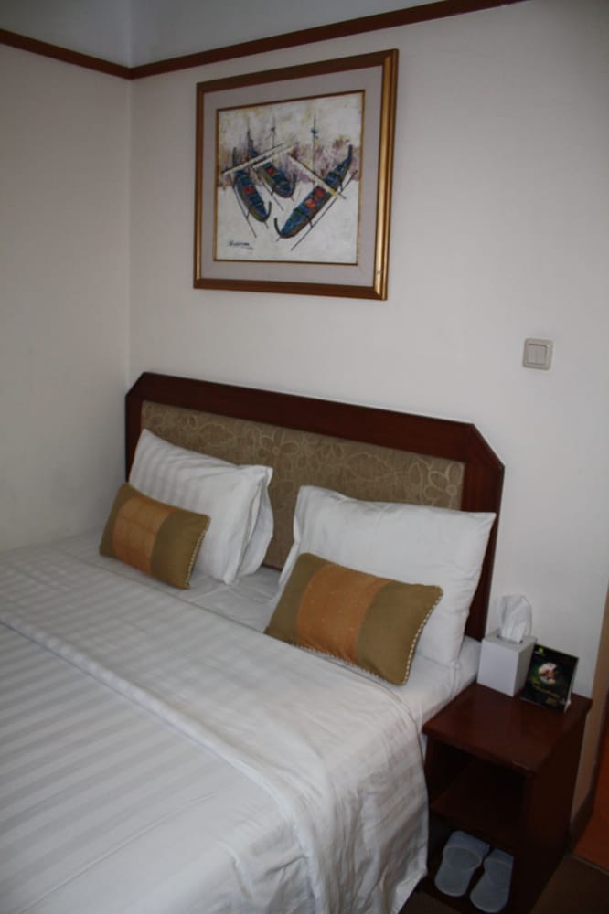 GRAND PASUNDAN CONVENTION HOTEL 11/65