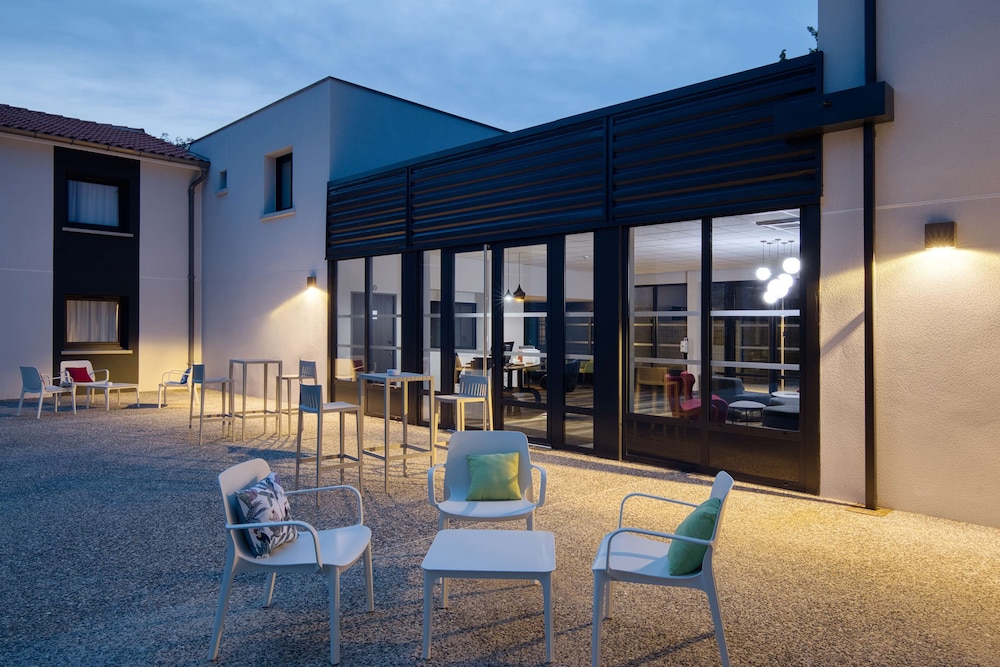 Sure Hotel By Best Western Les Portes De Montauban 6/41