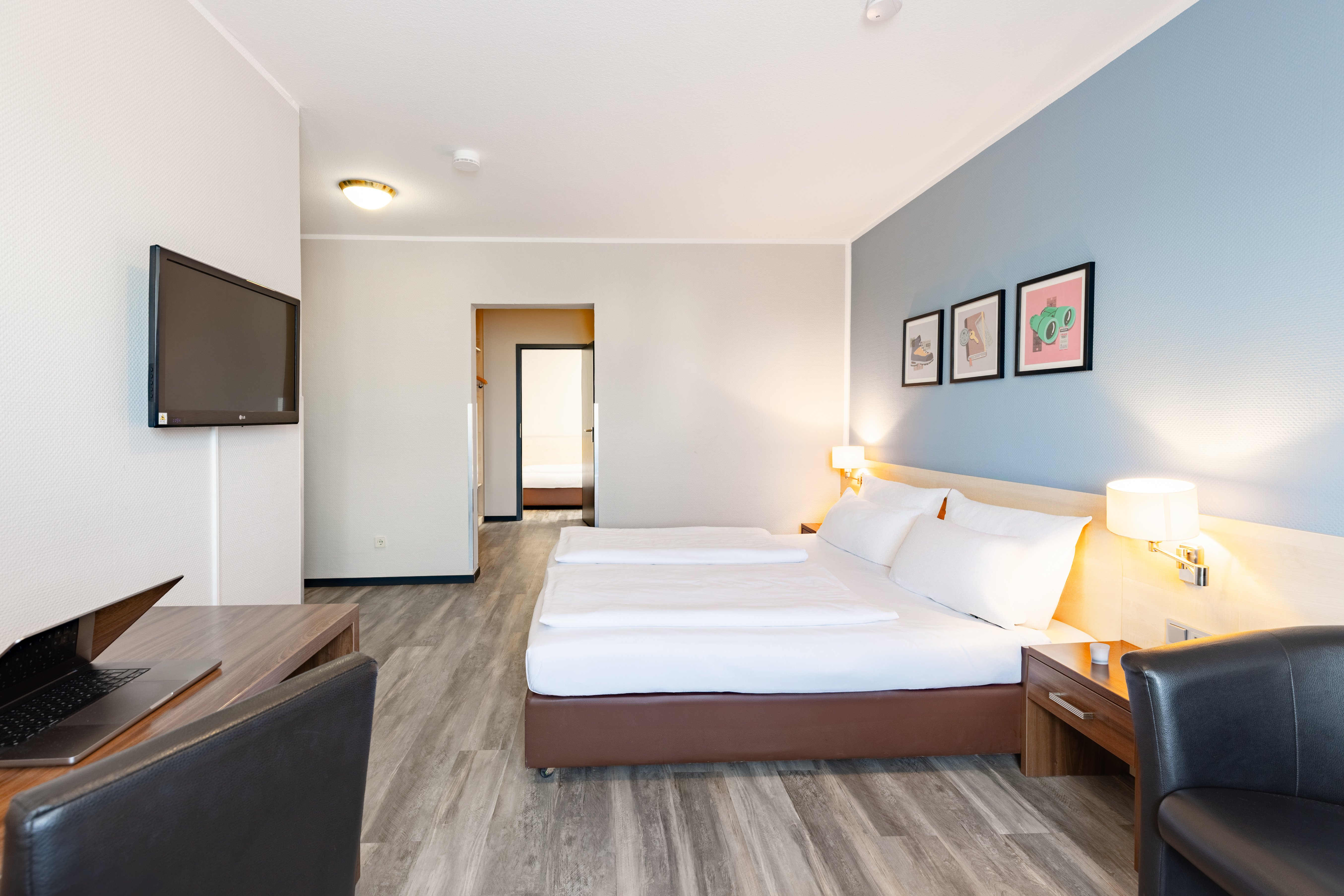 Hotel Mariella Airport 25/80