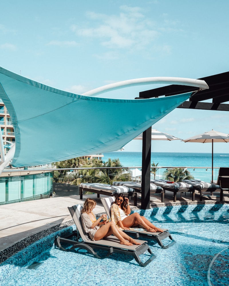 Hard Rock Hotel Cancun 50/80