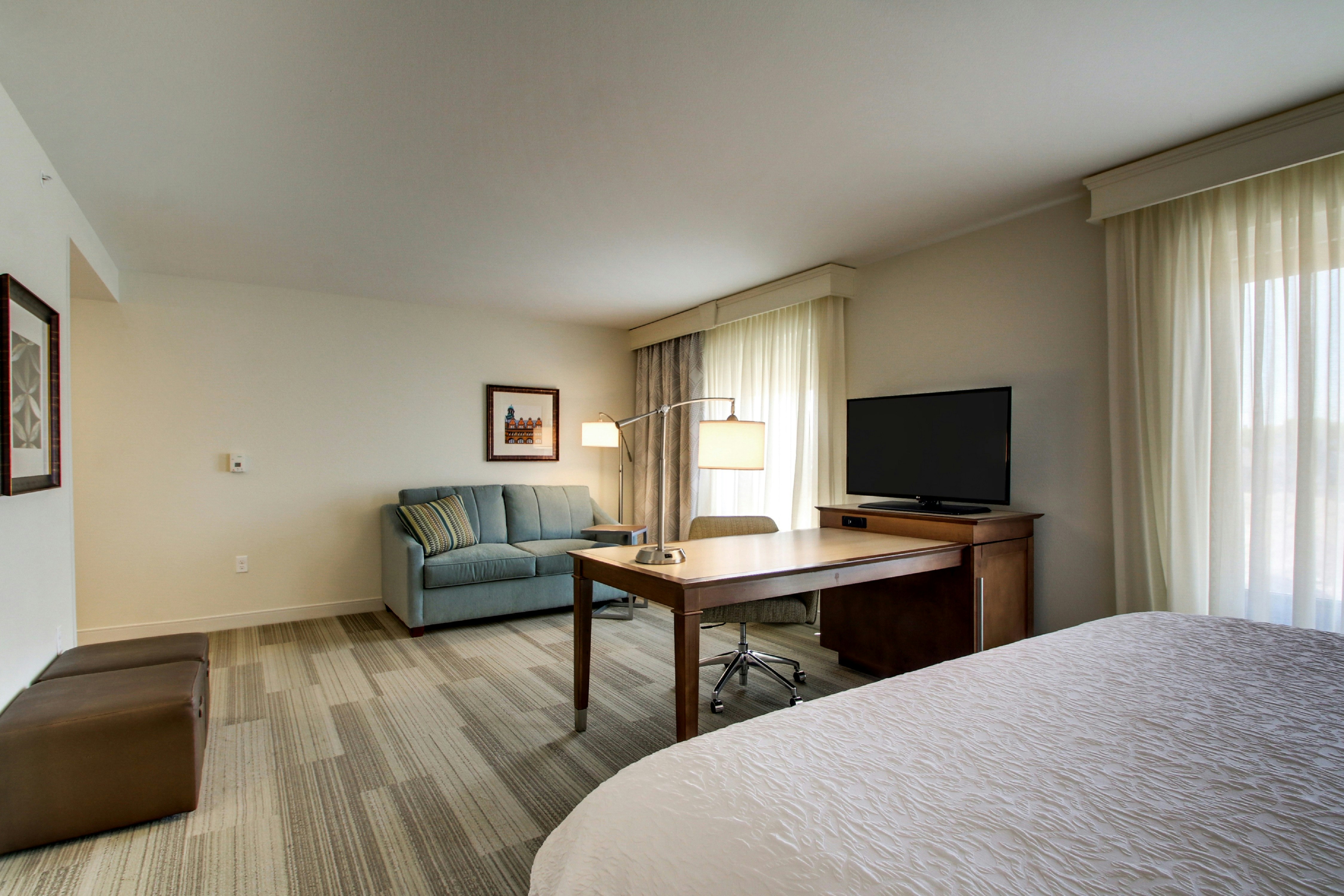 STUDIO, KING BED, ACCESSIBLE