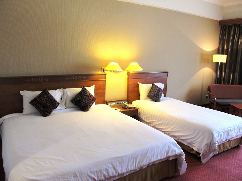Deluxe, Family, King Bed