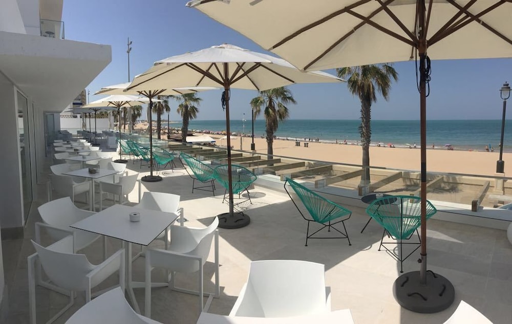 HOTEL AGARO CHIPIONA 25/29