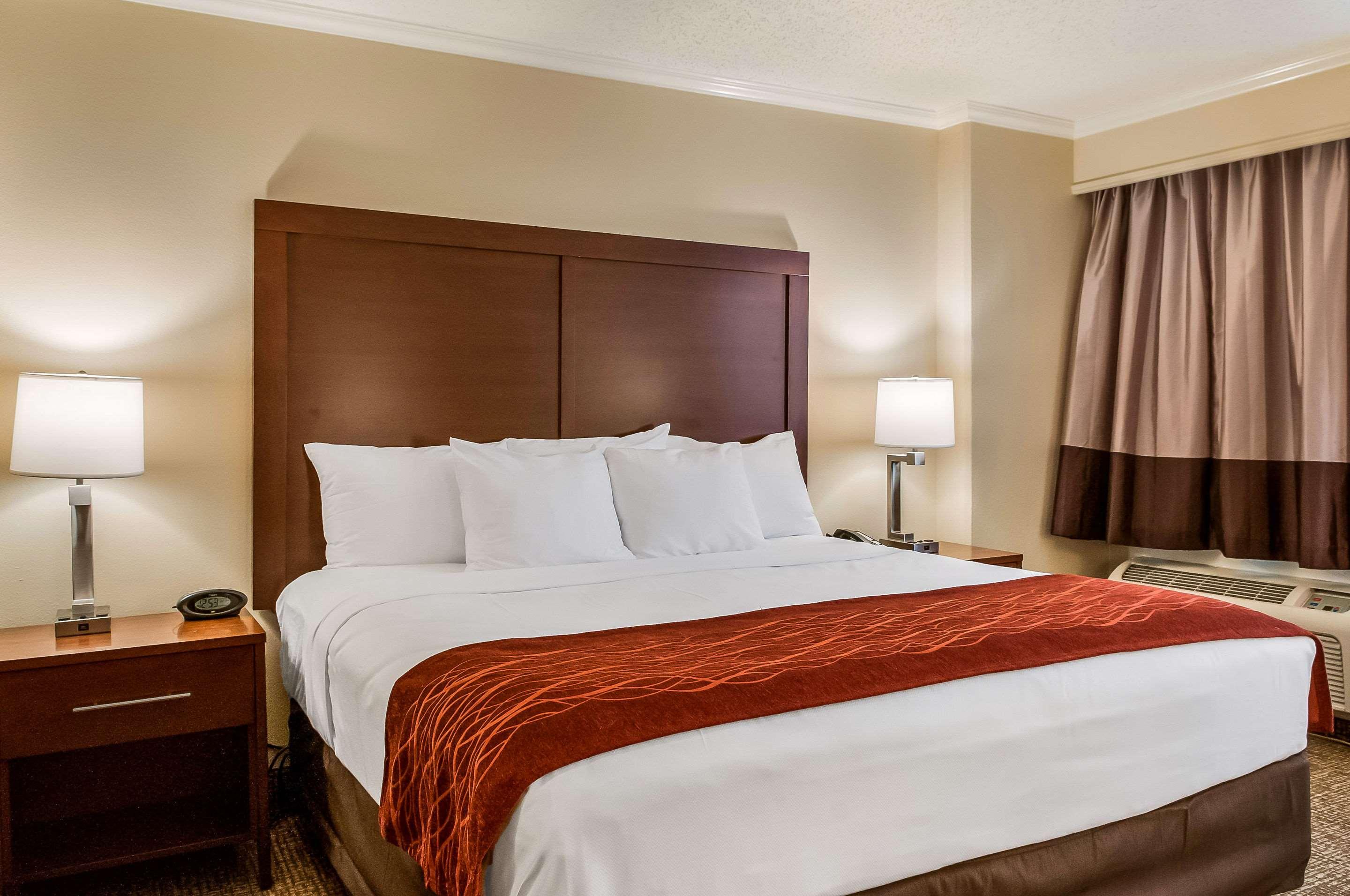 ROOM, KING BED, ACCESSIBLE