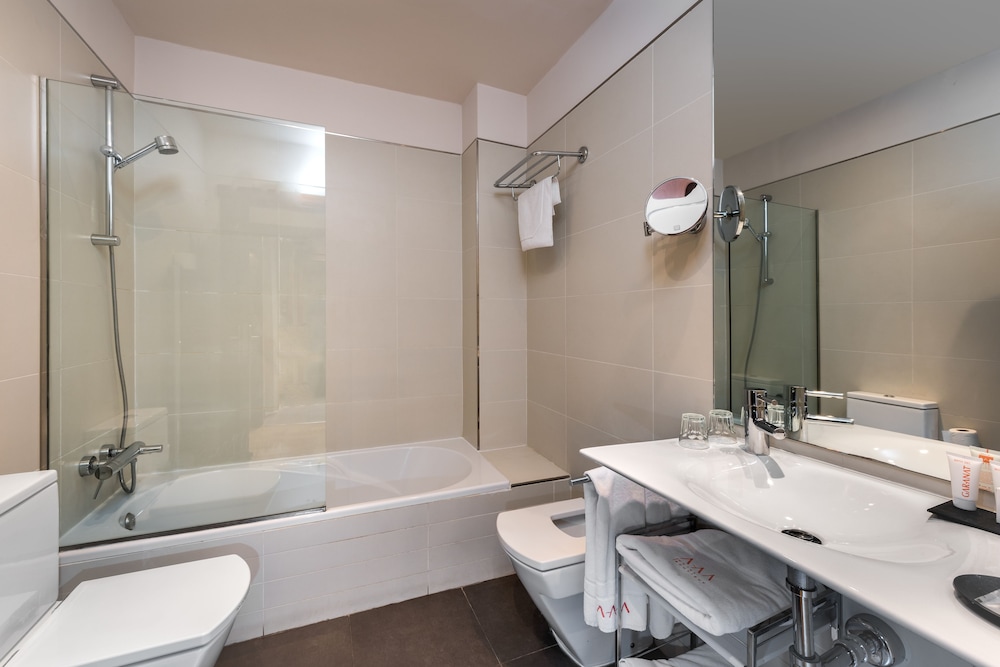 Gar Anat Hotel Boutique 79/81
