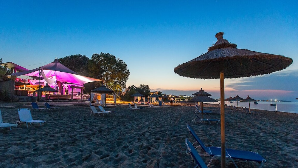 Island Beach Resort And Annex Adults Only 76/81