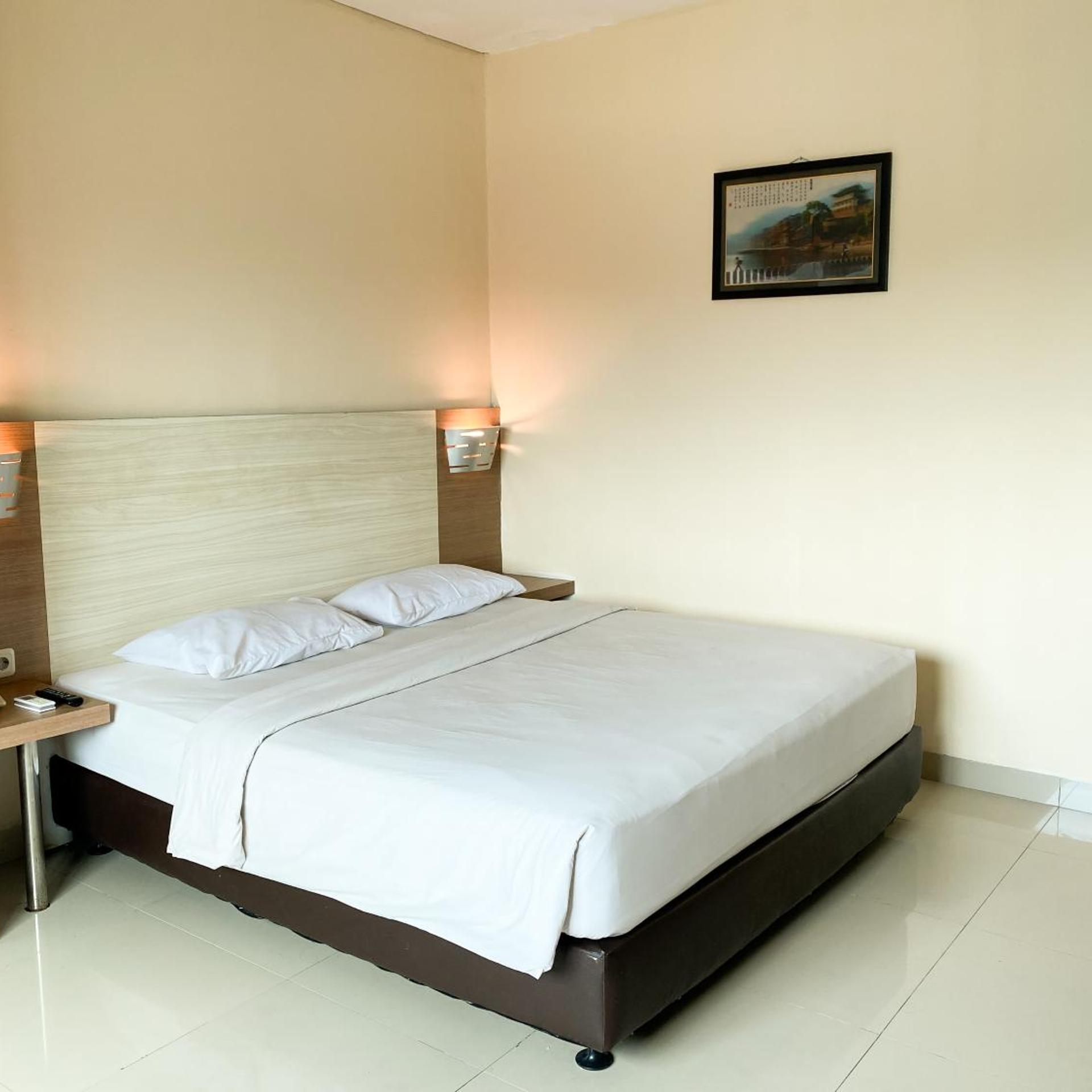 EXECUTIVE, DOUBLE BED