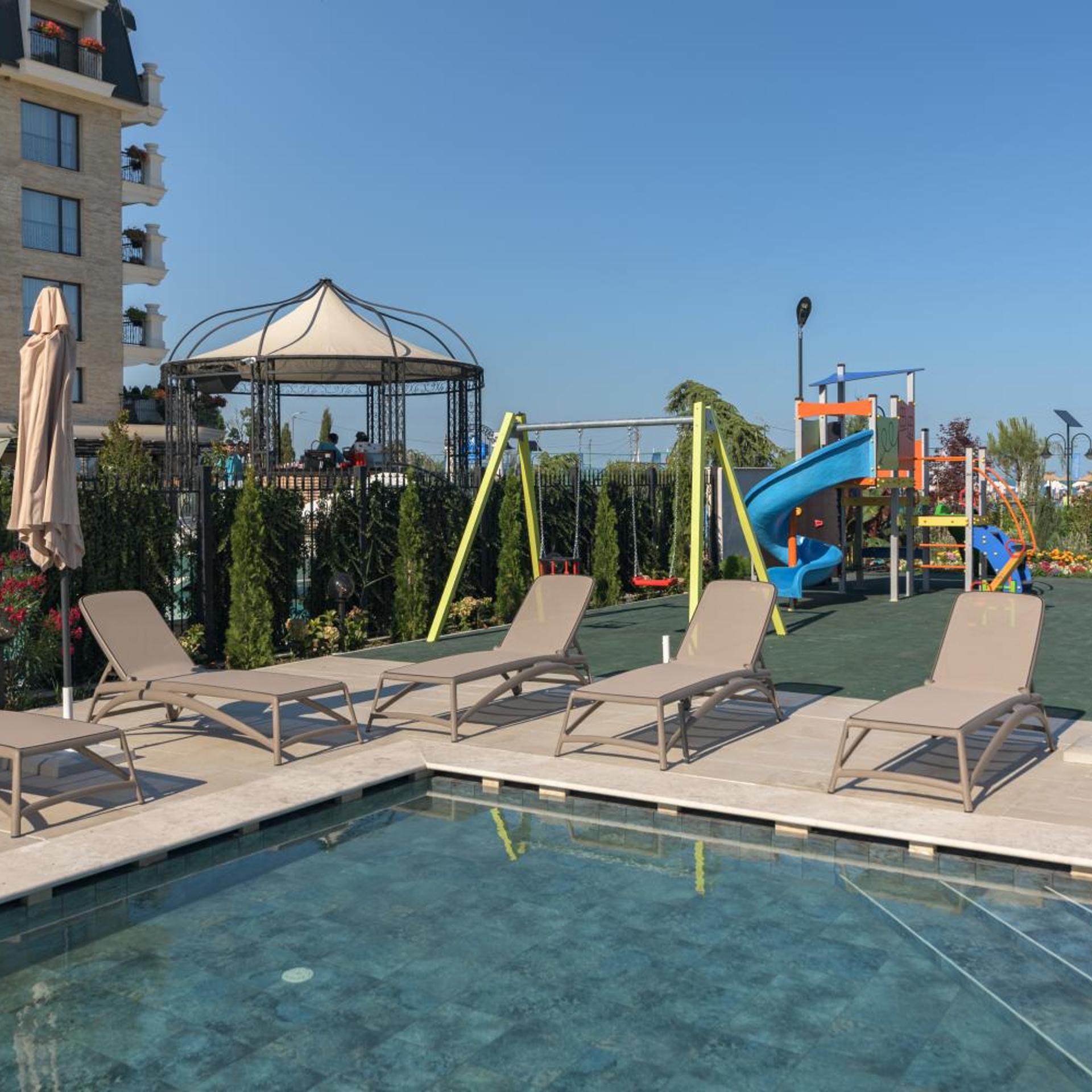 Aquamarine Hotel 41/49