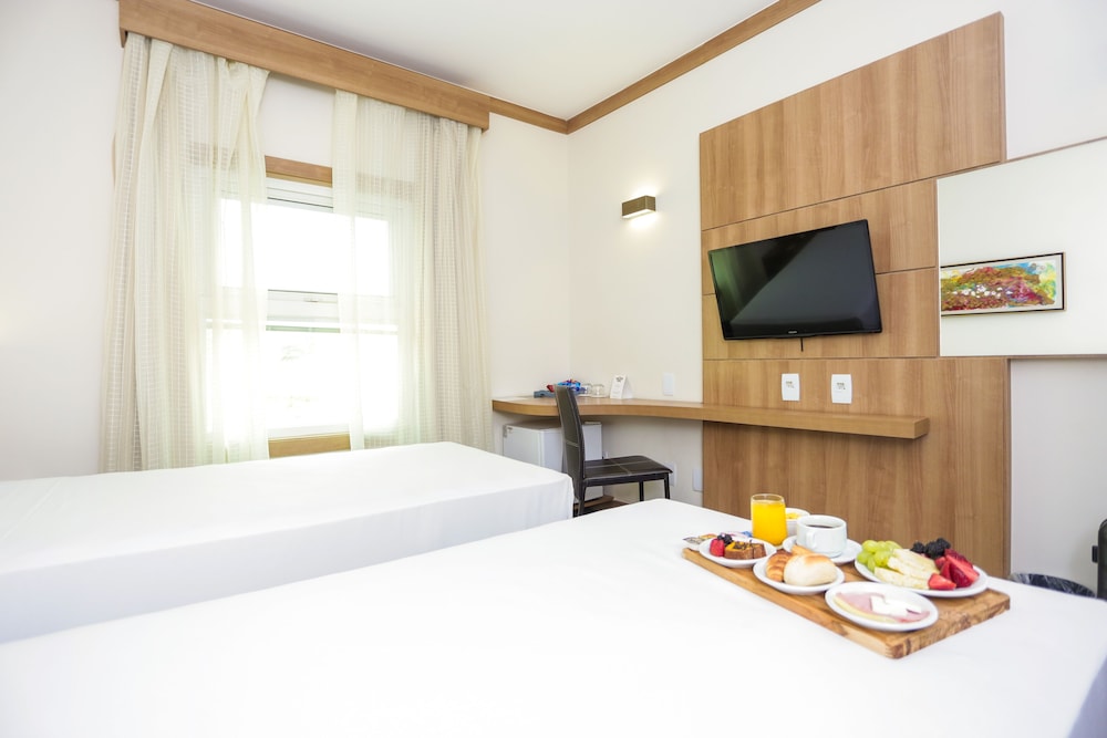 Hotel Intercity Vinhedo 30/66