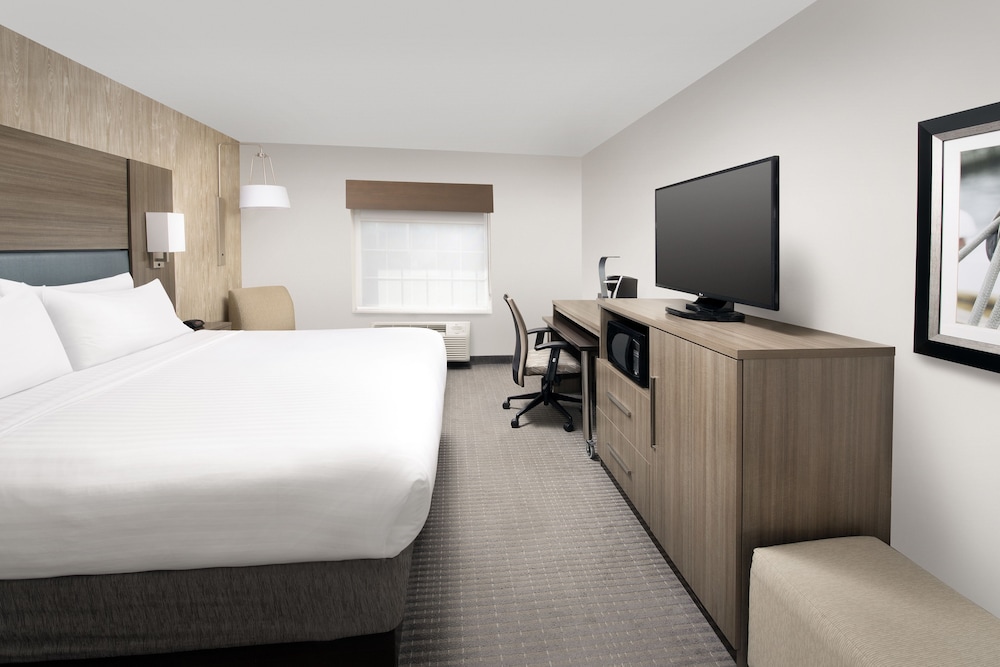 Holiday Inn Express Suites Annapolis 16/49