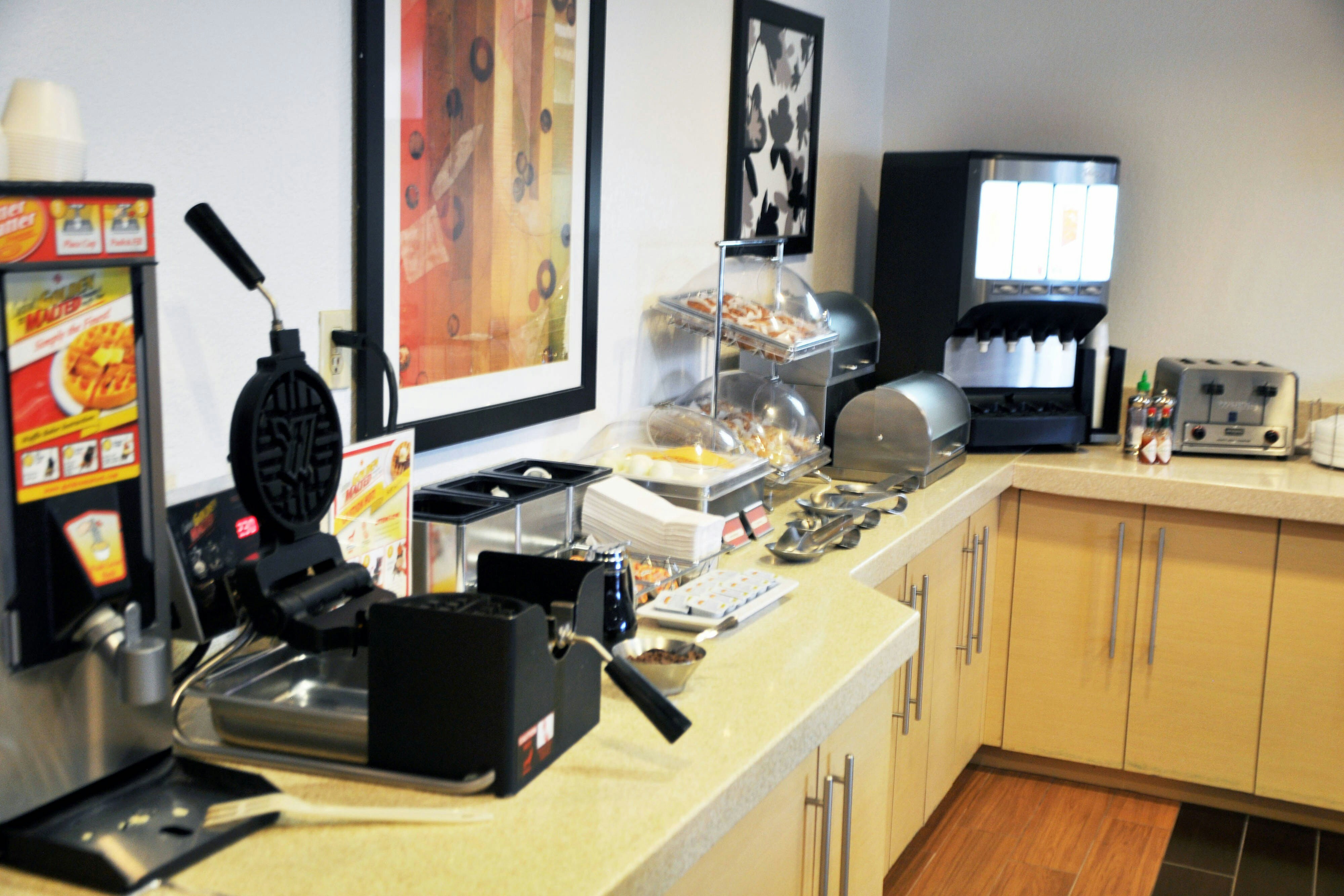 TownePlace Suites by Marriott Albuquerque Airport 2/6