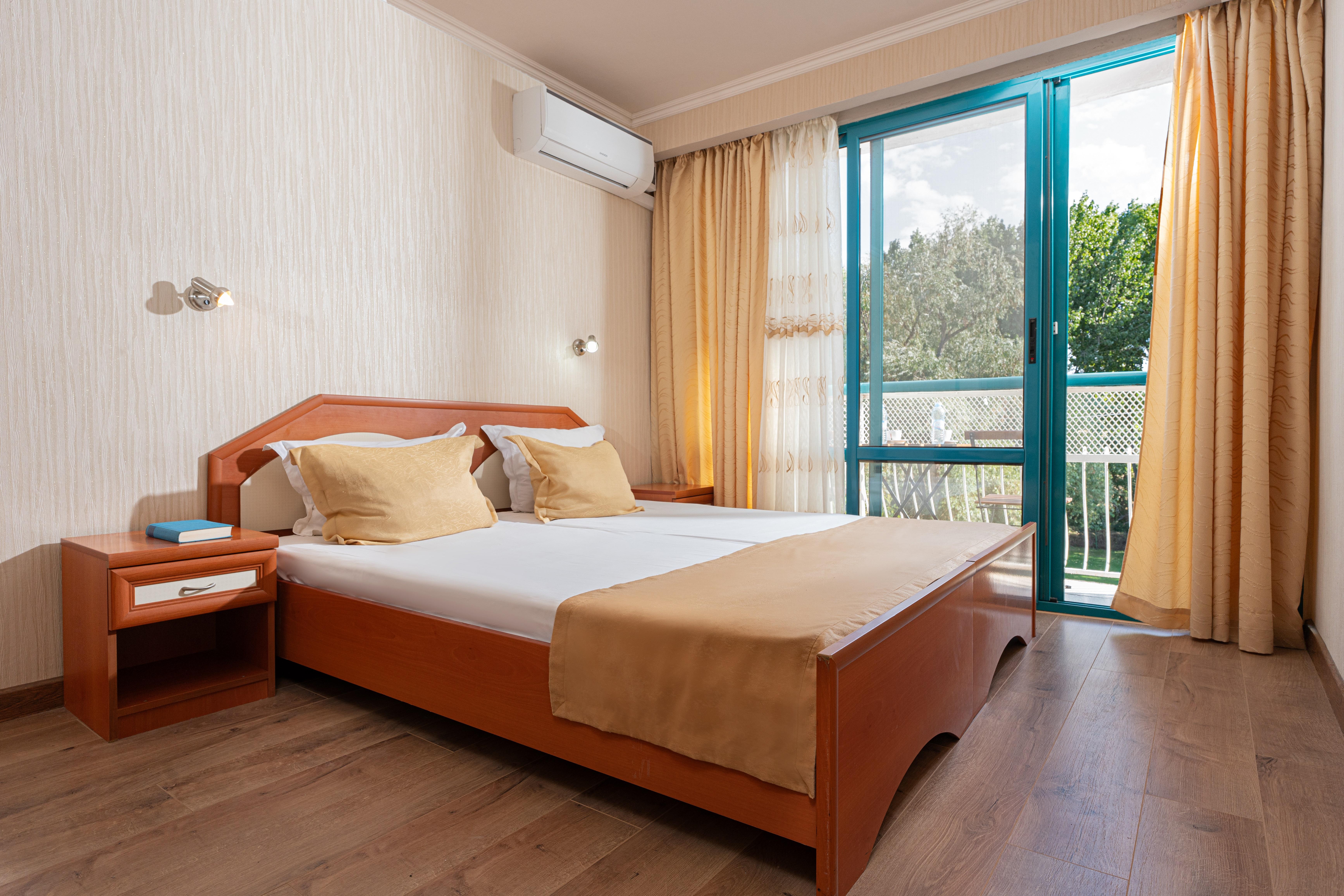 Standard, Street View, Balcony or Terrace
