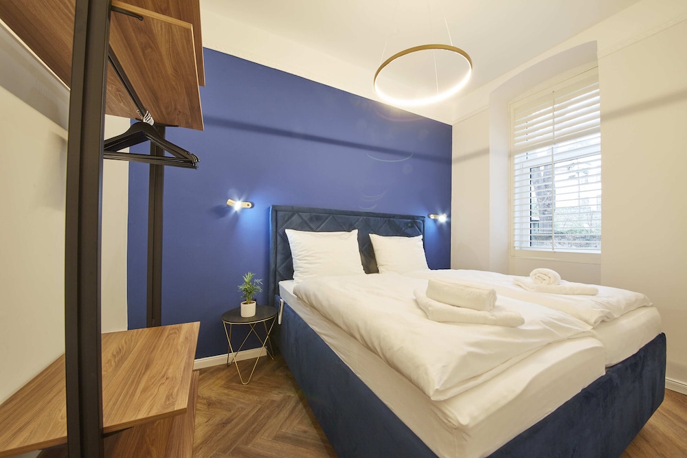 Design, Apartment, 2 King Beds, Sofa, Courtyard Area