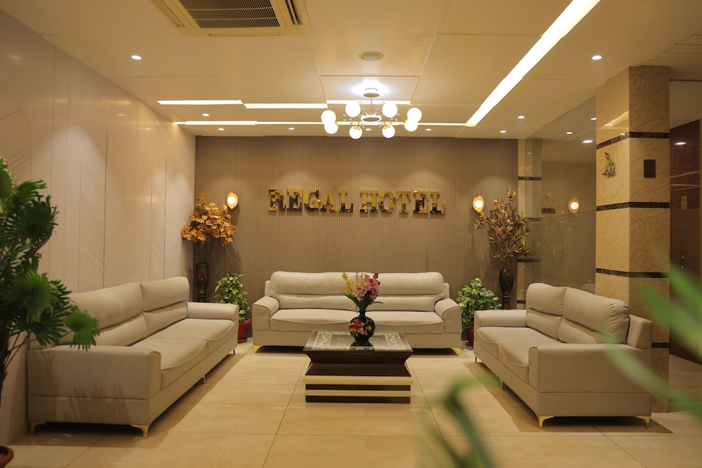 Regal Hotel And Restaurant 21/39