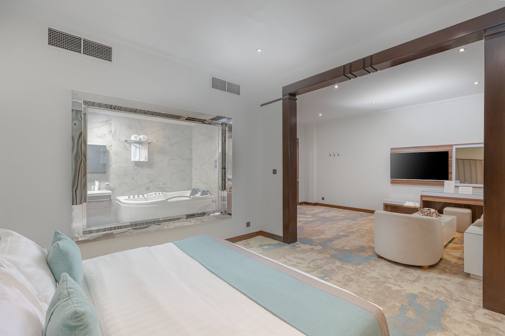 EXECUTIVE SUITE