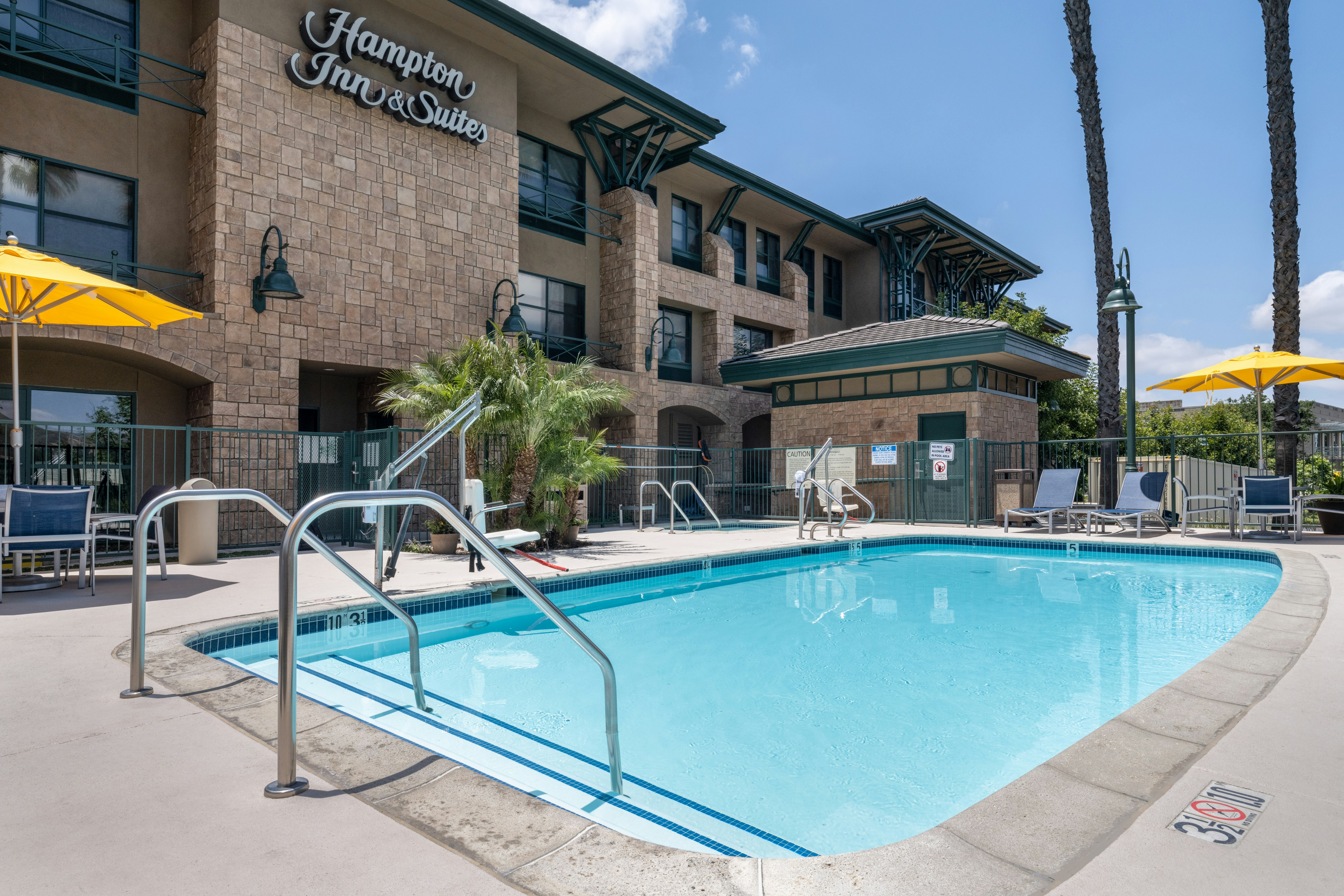 Hampton Inn Suites Agoura Hill 25/46