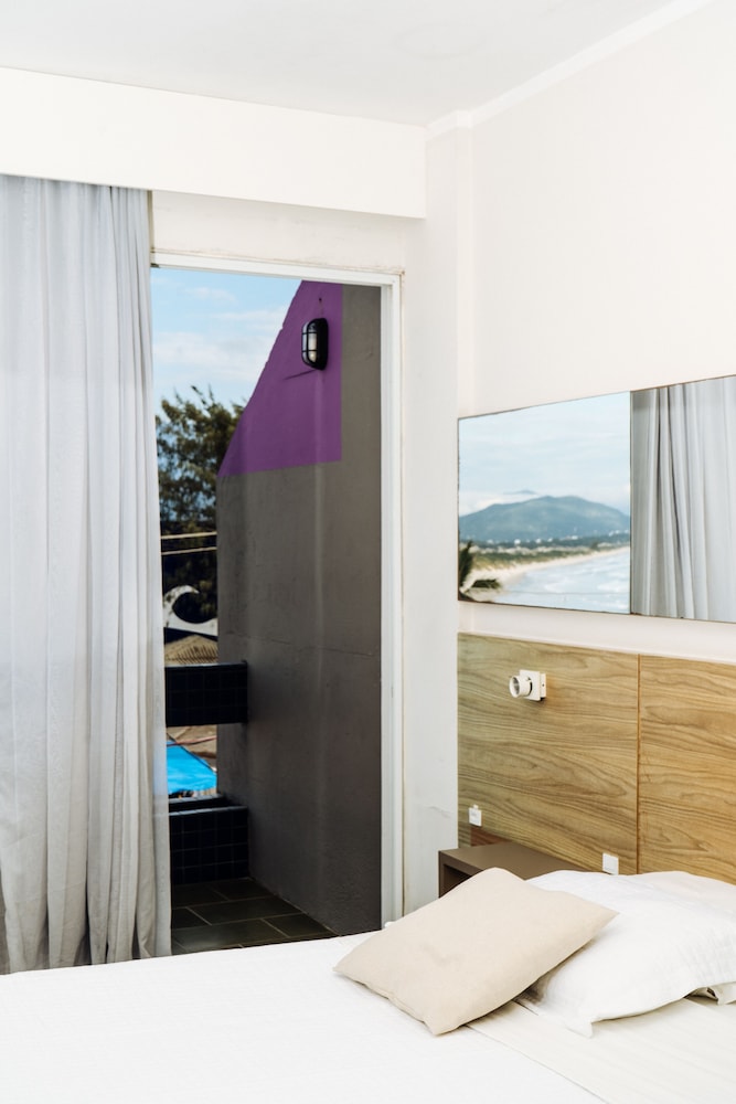 Cris Hotel 23/69