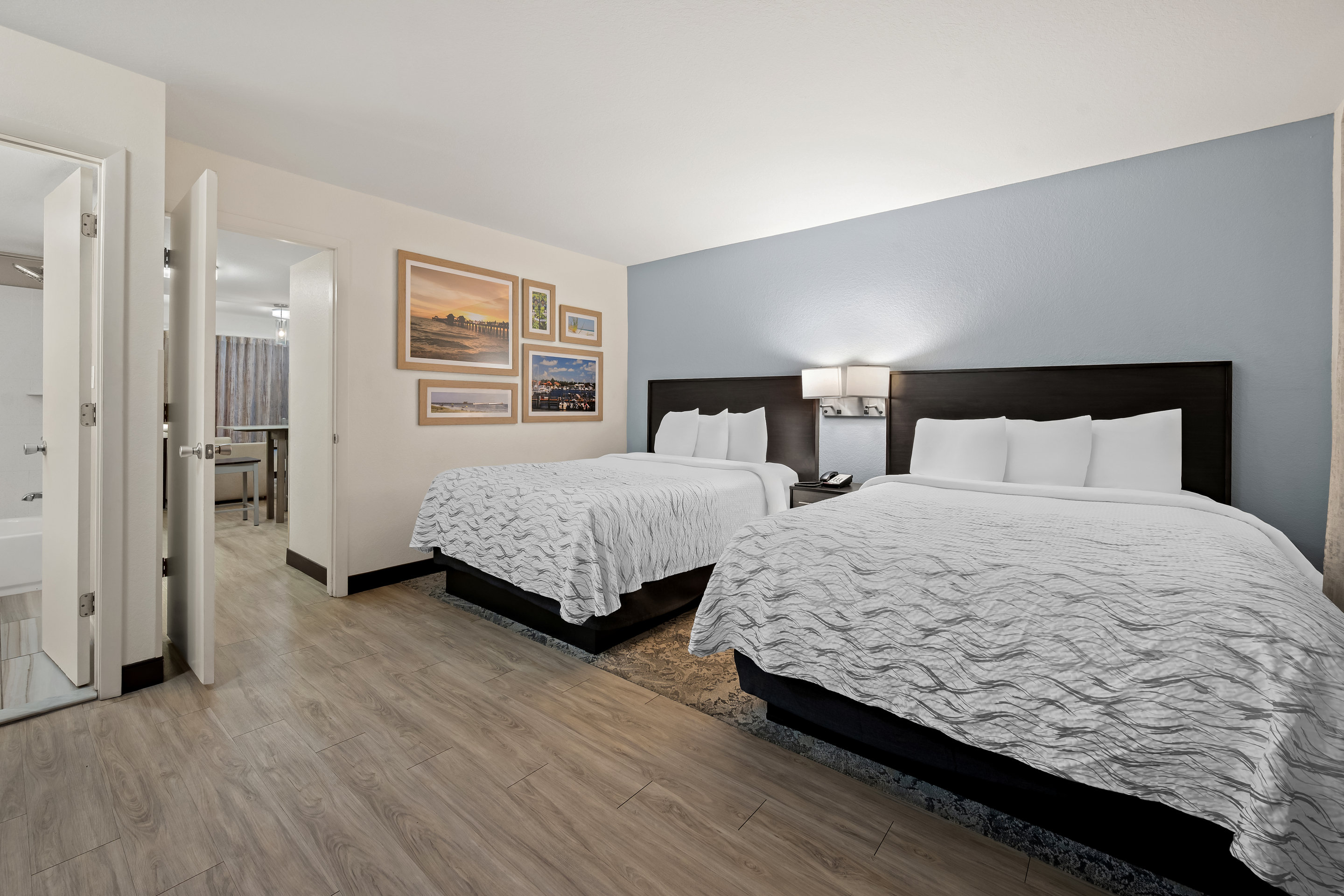 Suite, 2 Queen Beds, Pool Side, Kitchen
