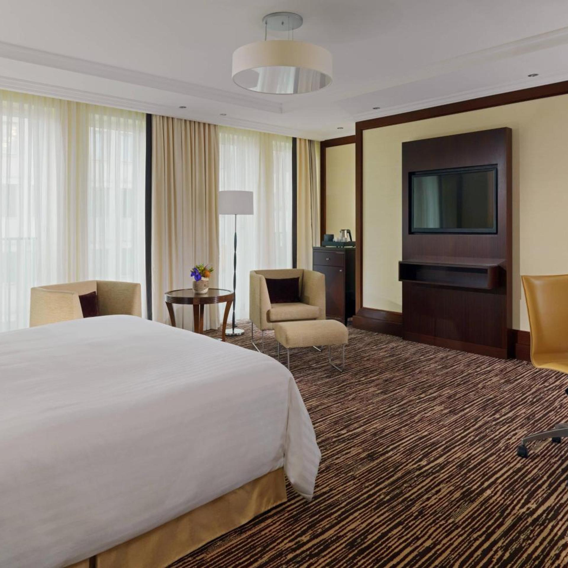 1 Bedroom, Capital, Suite, Executive Lounge Access