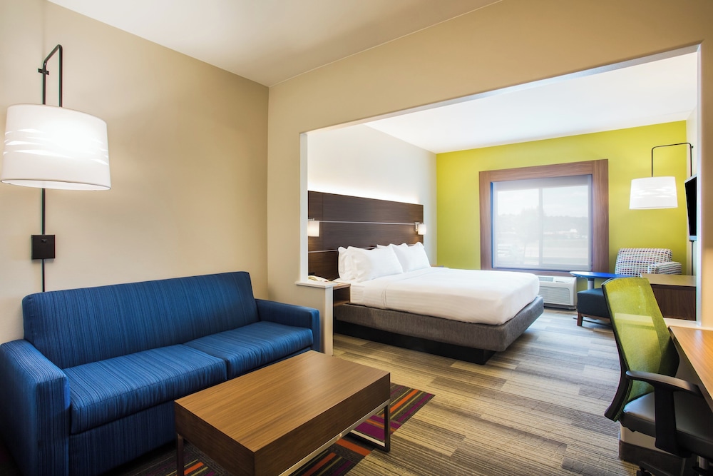 Holiday Inn Express Suites Cedar City 34/49