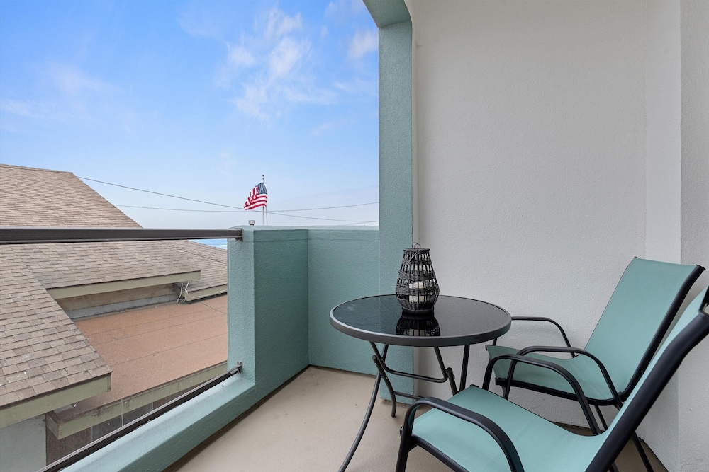 Beach House Inn & Suites 45/50