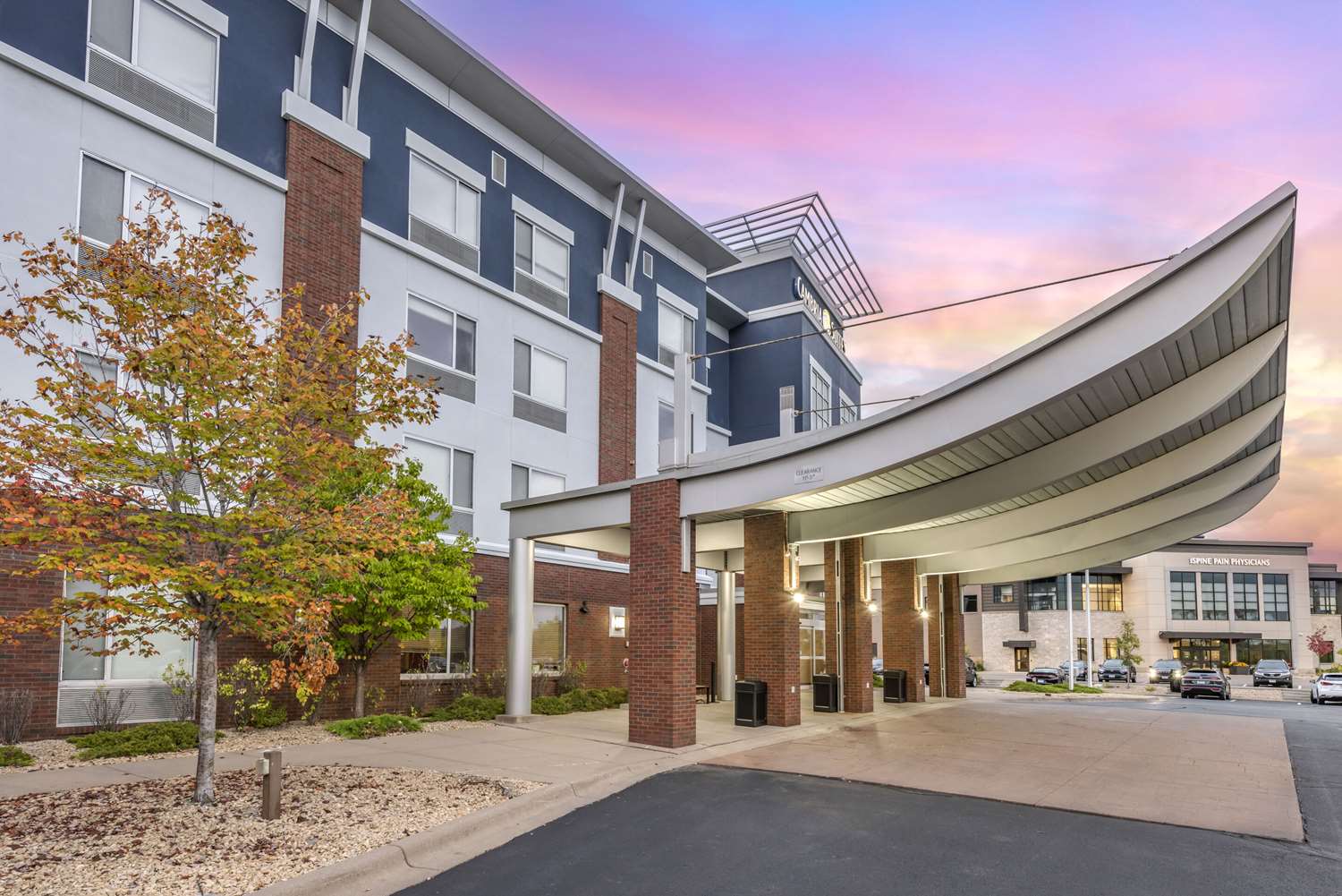 Cambria Hotel Minneapolis Maple Grove 22/23
