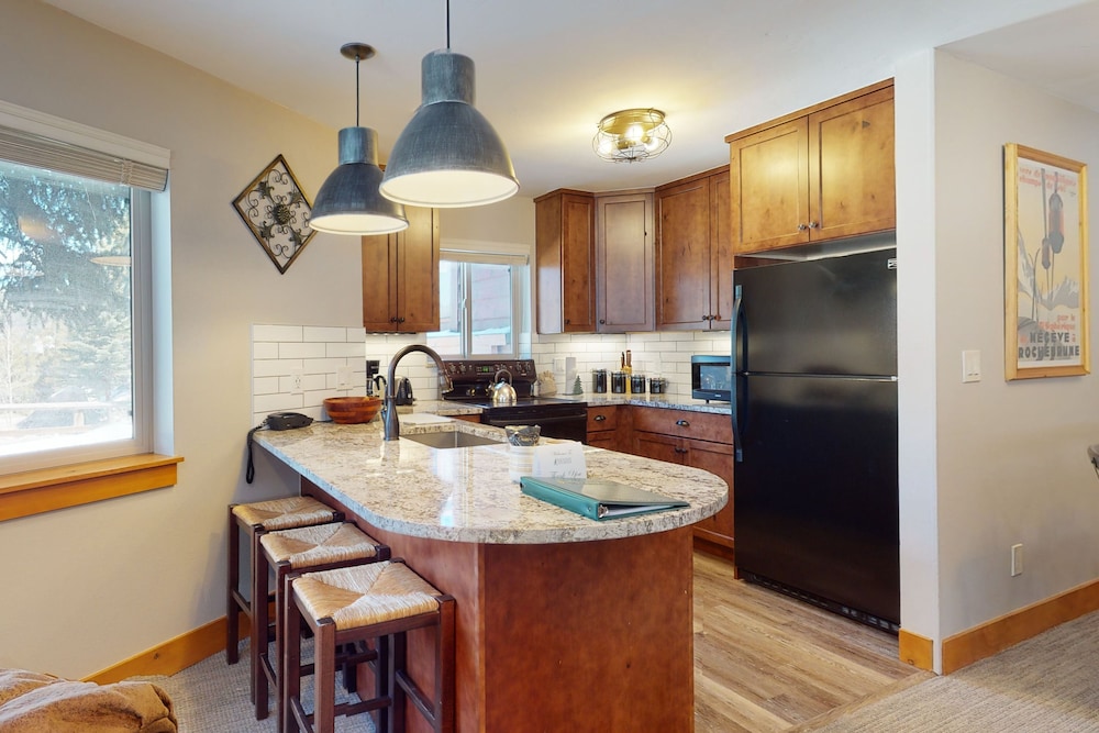 Pine Ridge Condominiums 38/50