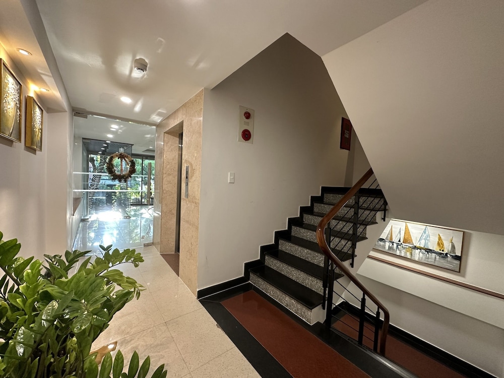 Omega Hotel 36/54