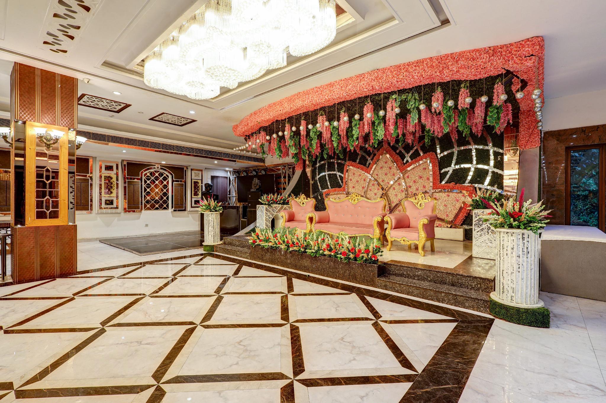 Lavanya Motel 13/51