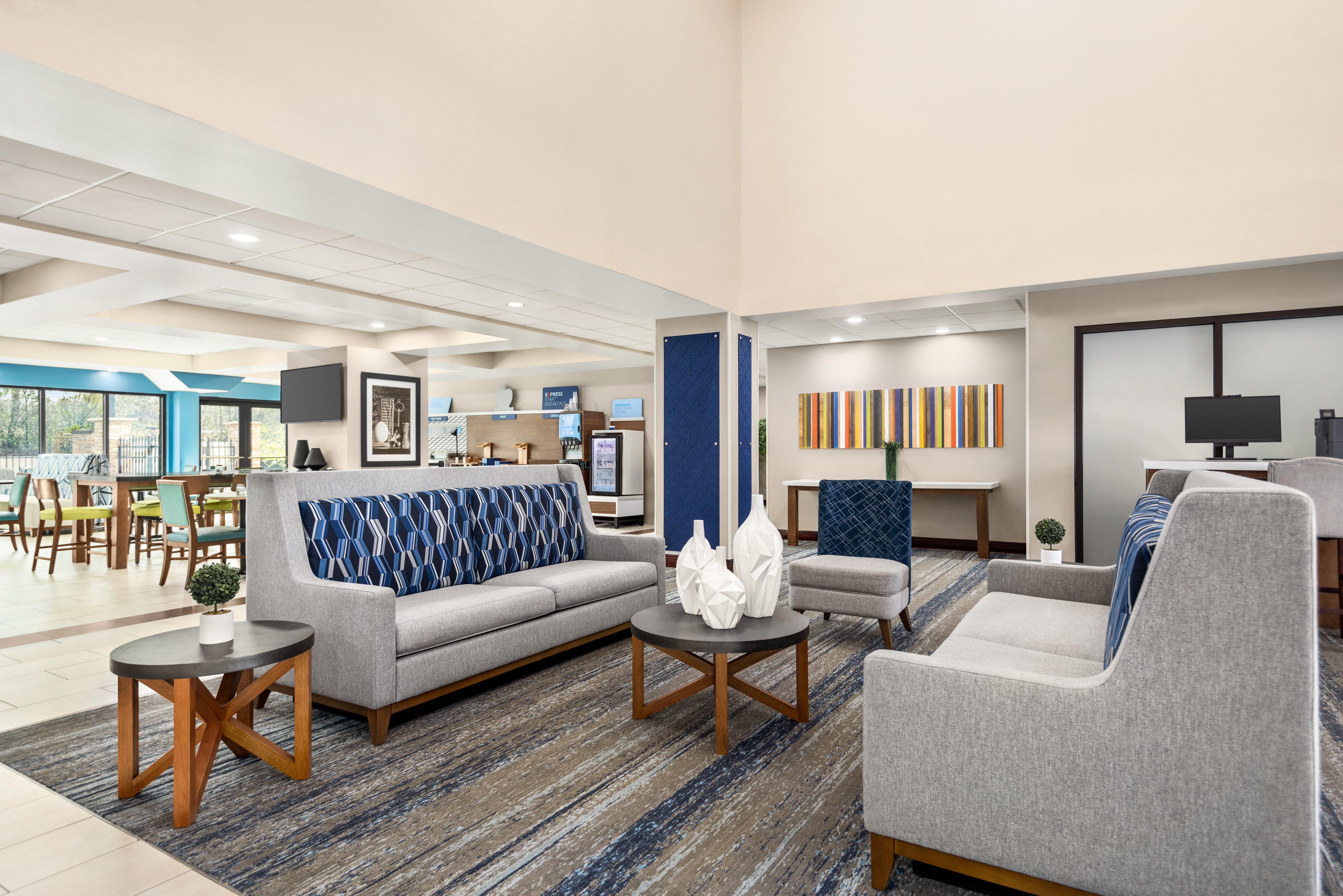 Holiday Inn Express Suites Mobile West I 10 23/40