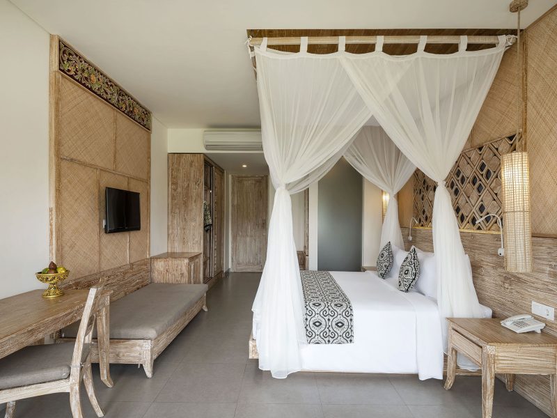 Suite Pool Access