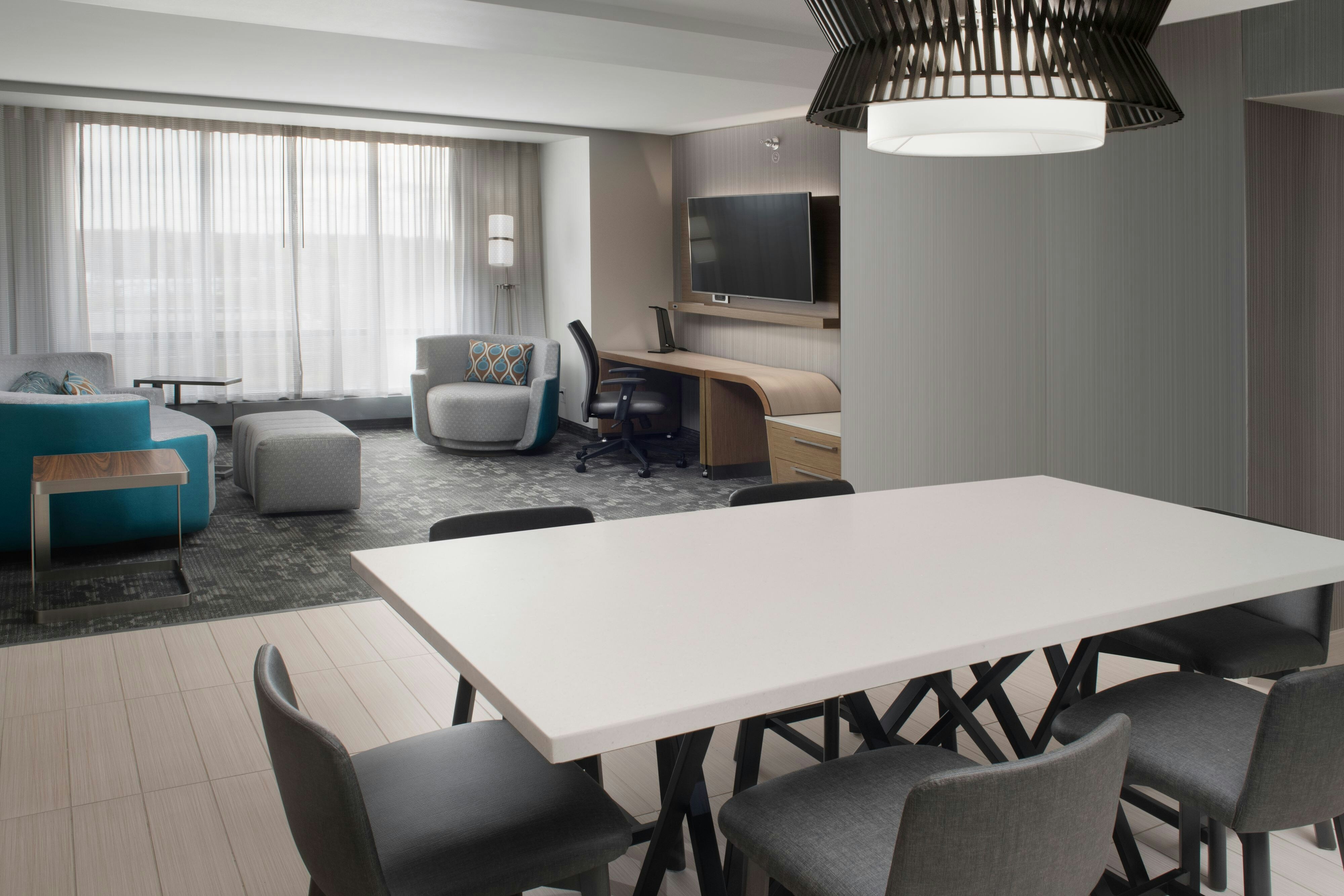 Courtyard by Marriott Edina Bloomington 17/23