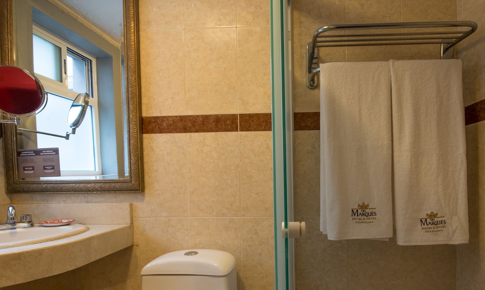 DEL MARQUES HOTEL AND SUITES 14/53