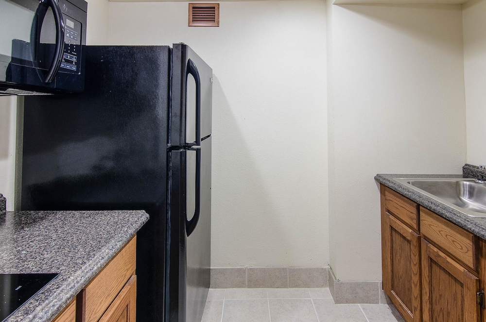 Econo Lodge Inn & Suites Norton - Wise South 24/44