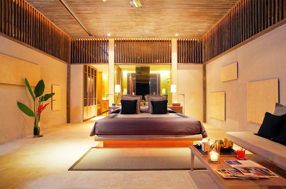 POOL, EAST, SUITE, OCEAN VIEW, ADULT ONLY