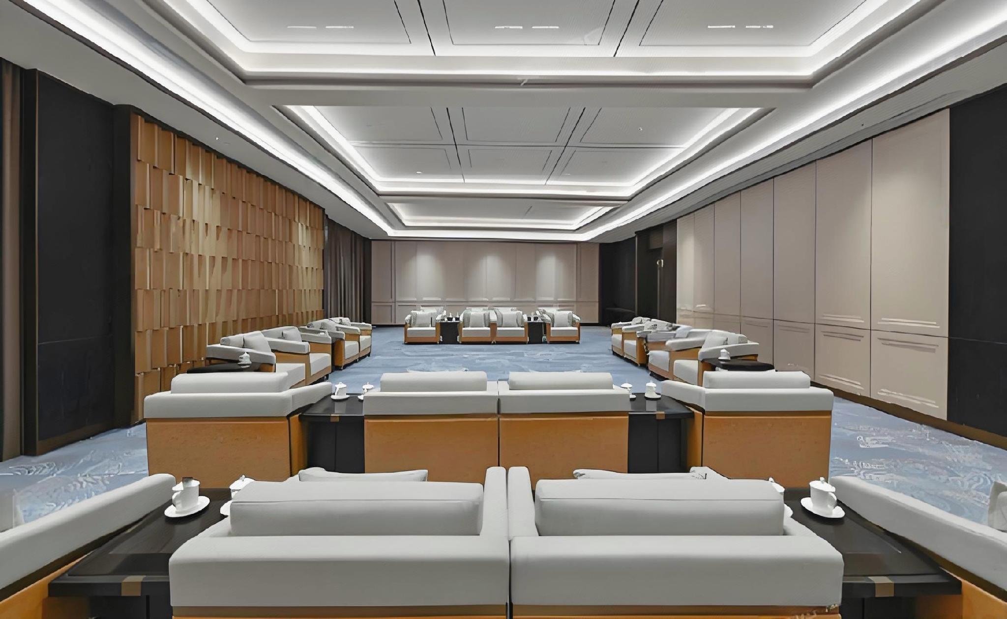 Dynasty International Hotel 40/43