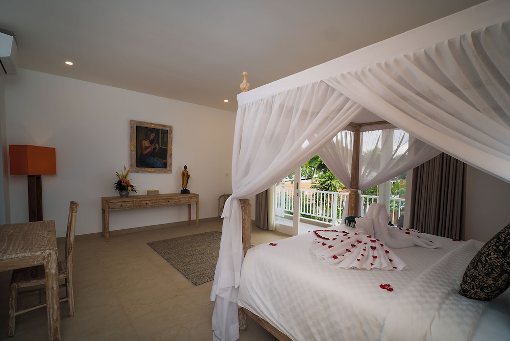 Hevea Villas 12/54