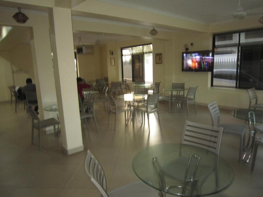 FQ Hotel 25/33