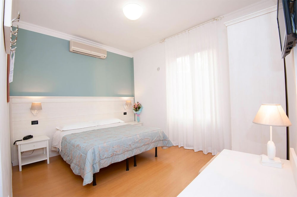 Hotel La Camogliese 16/48