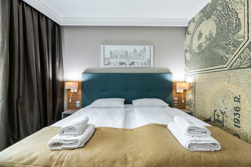 CLASSIC, QUEEN BED