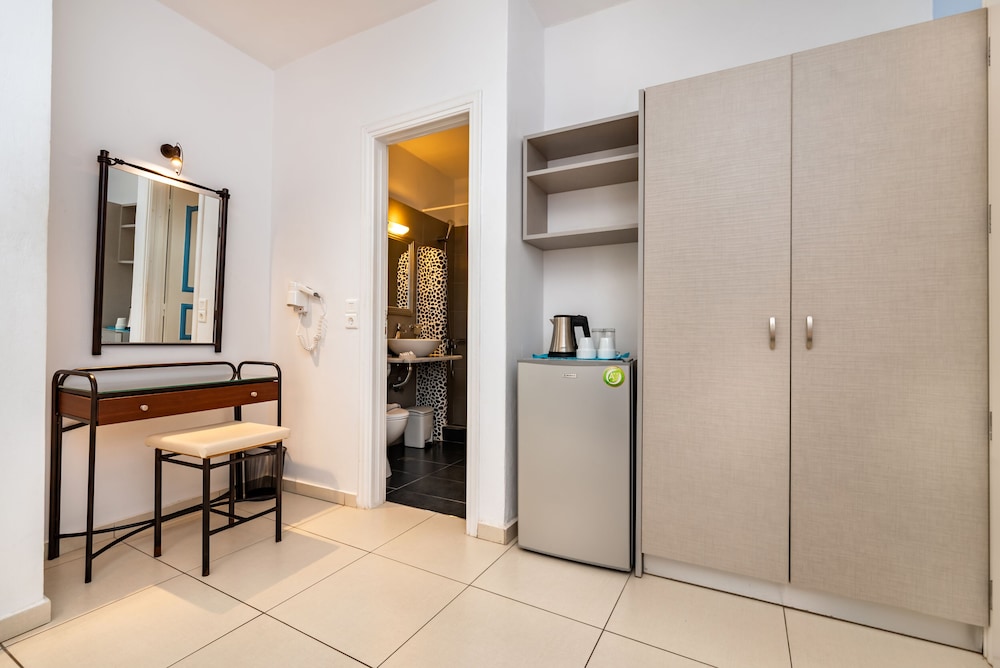 Stelios Place 50/50