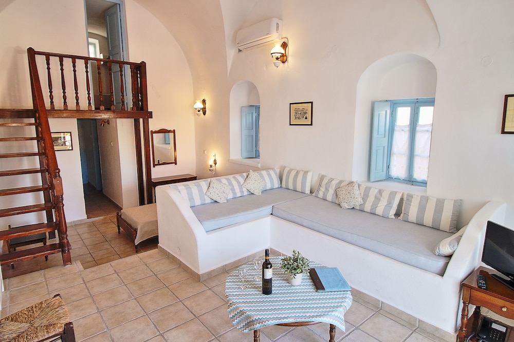 Aethrio Sunset Village Oia 45/87