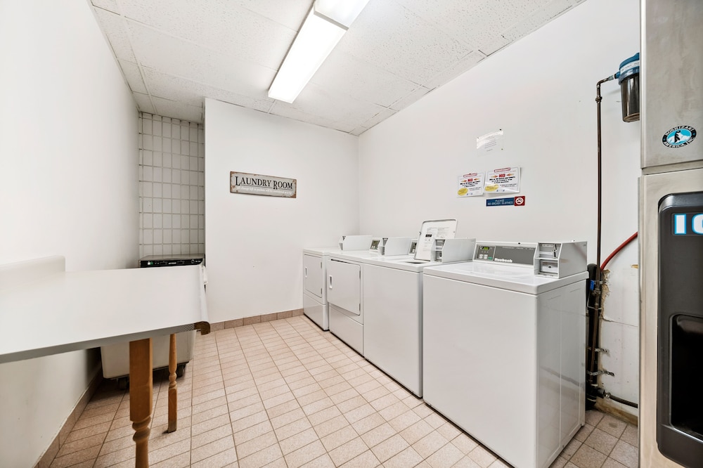Guest House Inn And Suites 4/46