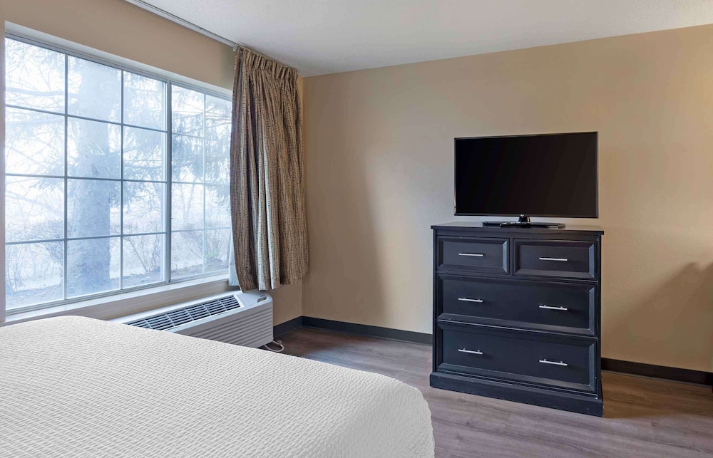 Extended Stay America Select Suites - St. Louis - Airport - Central 37/48