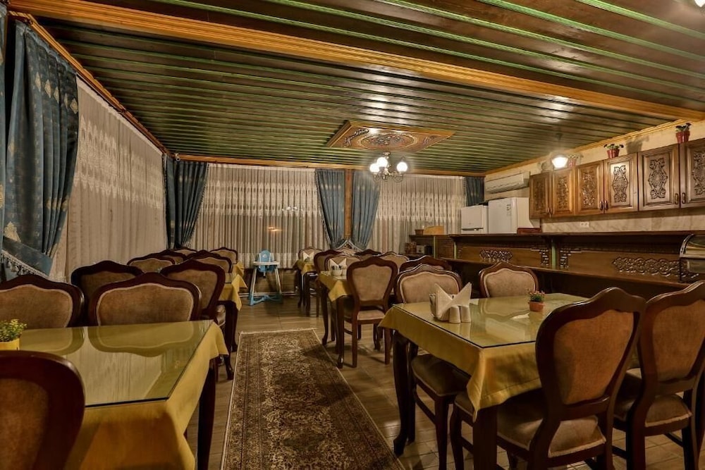 Milat Cave Hotel 46/50