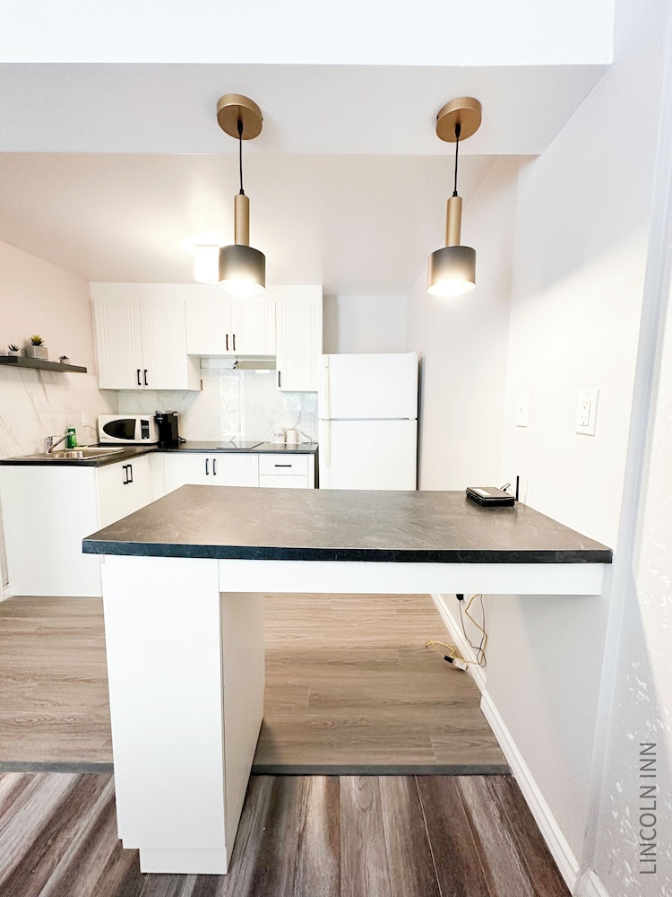 Deluxe, Studio, Suite, King Bed, Lincoln Inn Fredericton 3/3