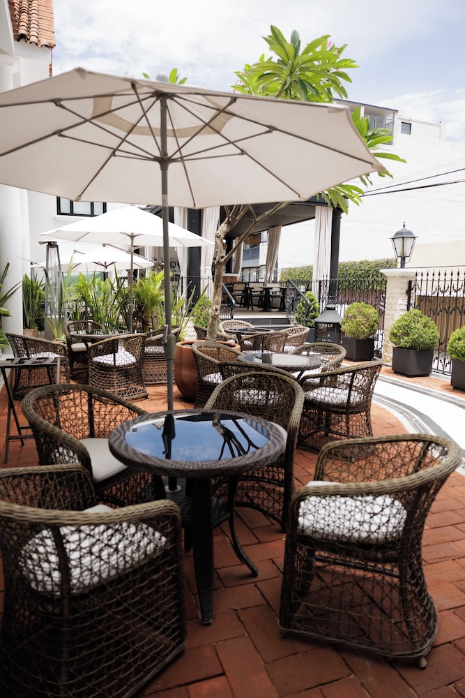 Casa Bonita Hotel and Luxury Residence 31/50