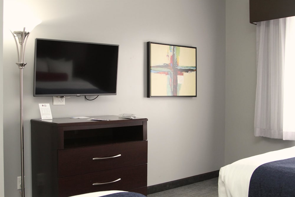 Best Western Plus Olathe Hotel 25/34